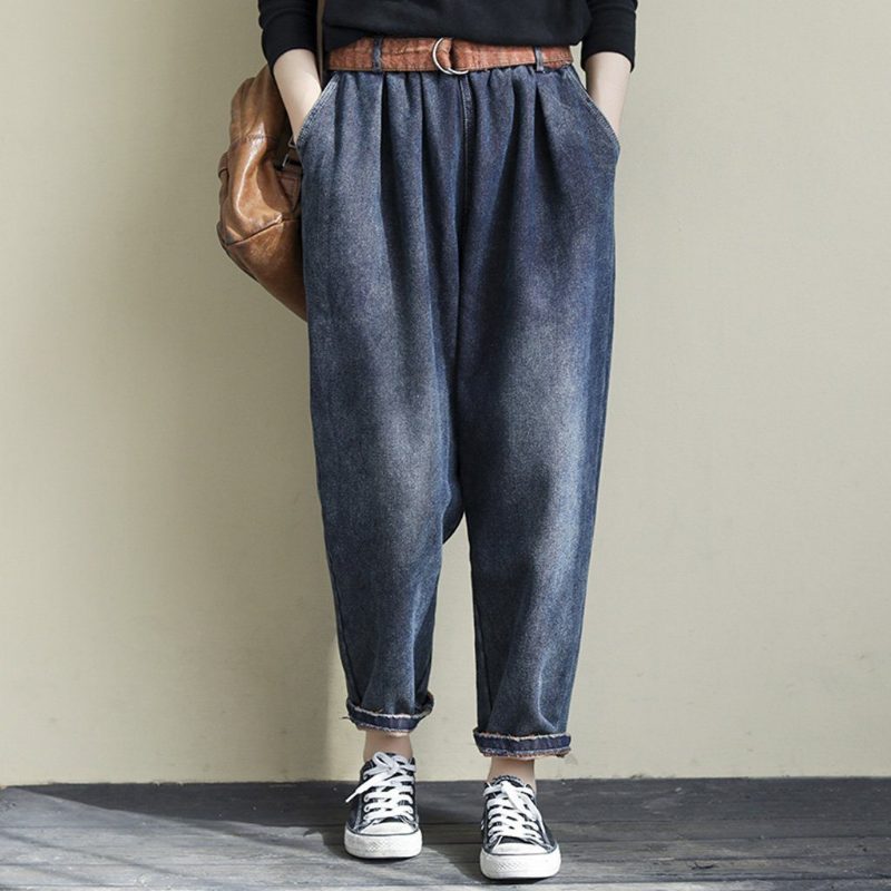 Lässige Retro-jeans Aus Gewaschenem Samt Mit Losem Gürtel