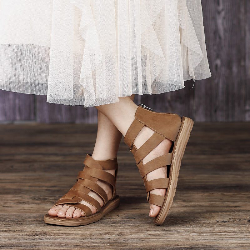 Handgefertigte Flache Aushöhlende Sommersandalen Aus Leder