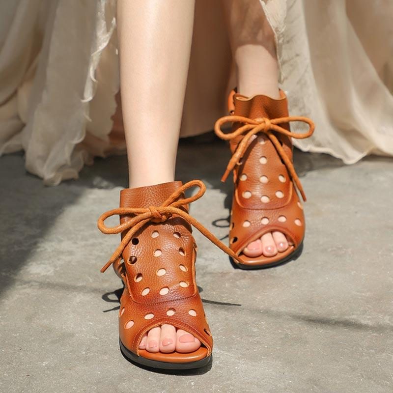 Sommer-frauen-ethnische Hohle Sandalen