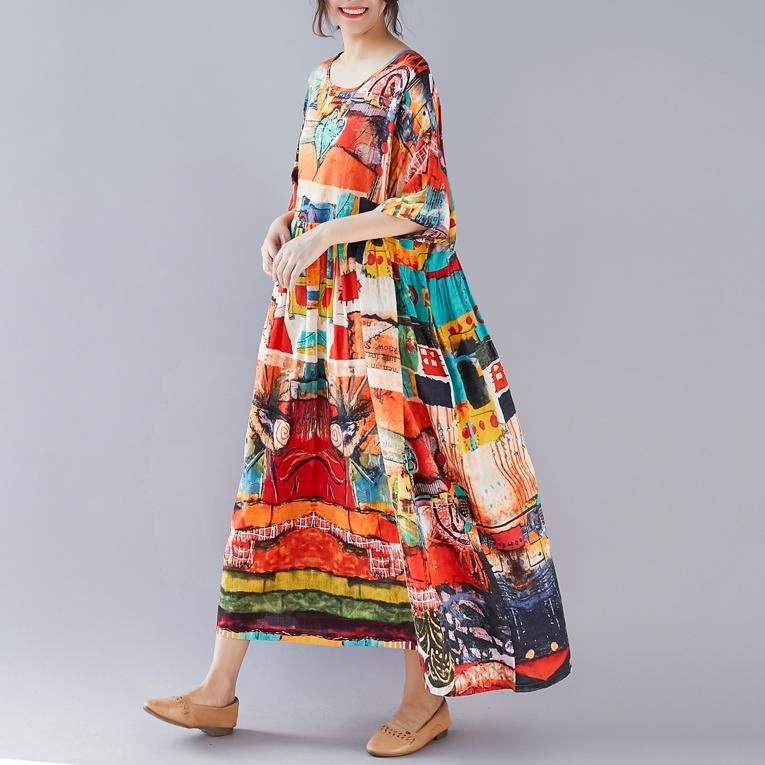 Kurzärmliges Sommerkleid Mit Abstraktem Muster Und Geraffter Taille