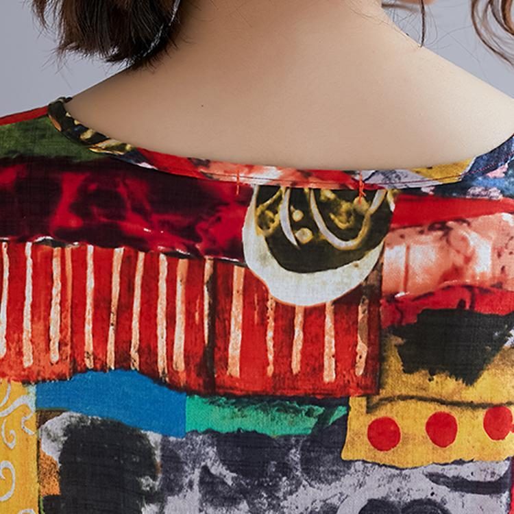 Kurzärmliges Sommerkleid Mit Abstraktem Muster Und Geraffter Taille