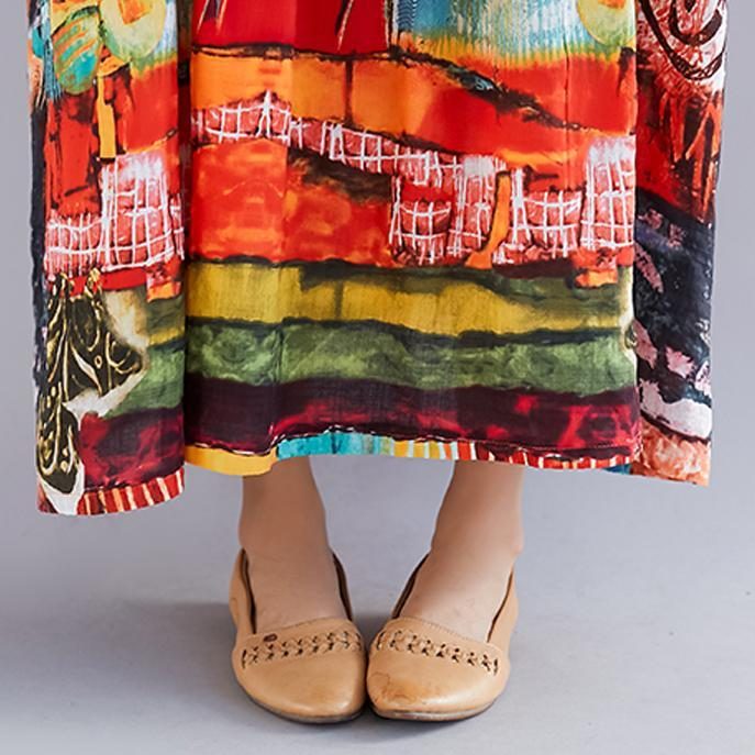 Kurzärmliges Sommerkleid Mit Abstraktem Muster Und Geraffter Taille