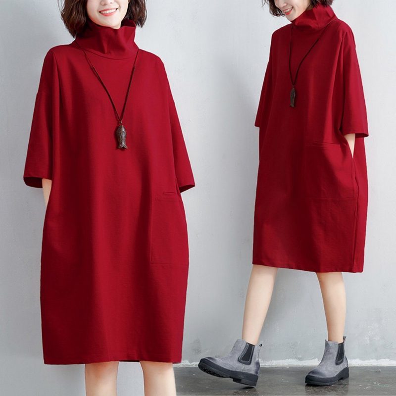 Locker Gestricktes Baumwollkleid Mit Hohem Kragen