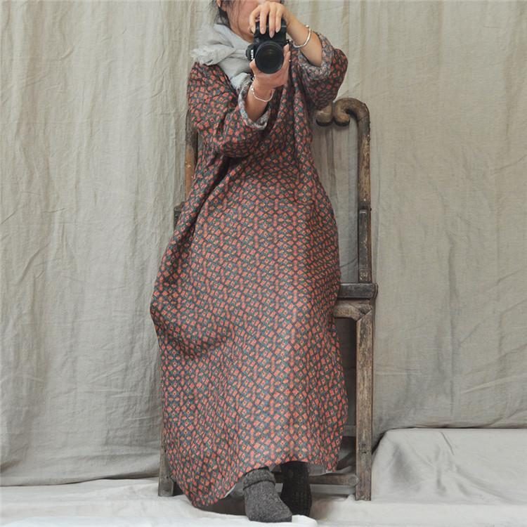 Loses Kleid Aus Bedrucktem Leinen Im Chinesischen Stil