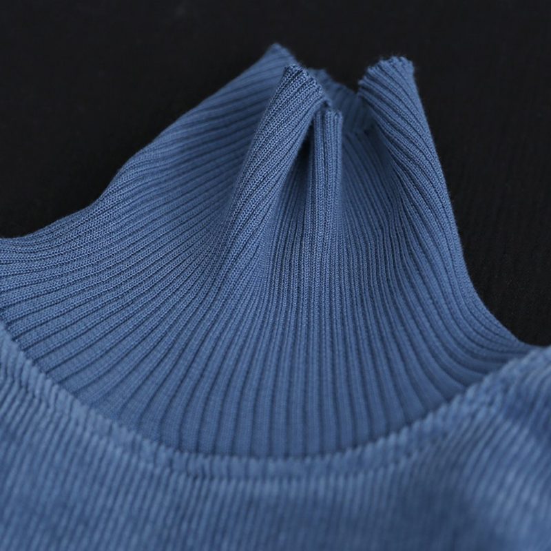 Rollkragenkleid Aus Cordstrick Mit Ziernähten