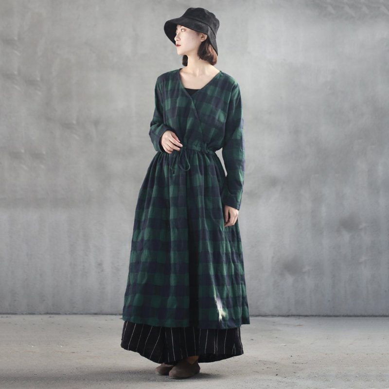 Swing-kleid Aus Kariertem Leinen Mit V-ausschnitt