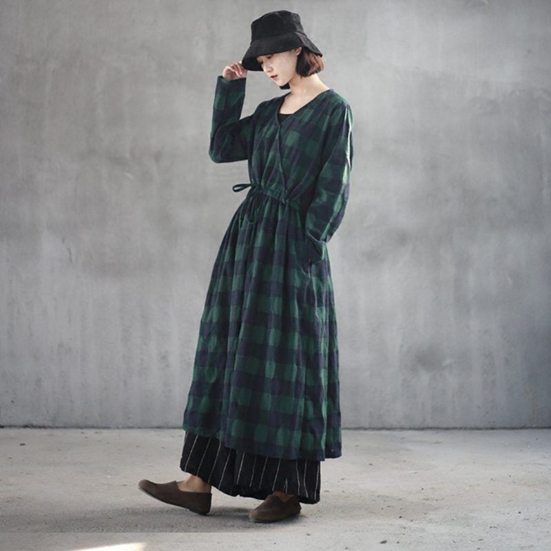 Swing-kleid Aus Kariertem Leinen Mit V-ausschnitt