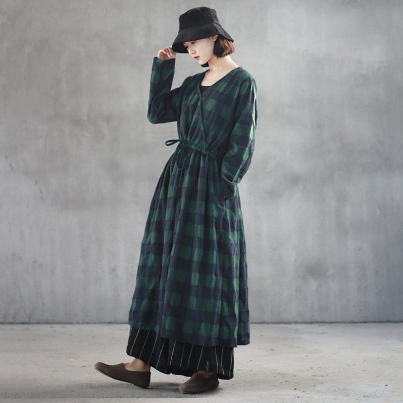 Swing-kleid Aus Kariertem Leinen Mit V-ausschnitt