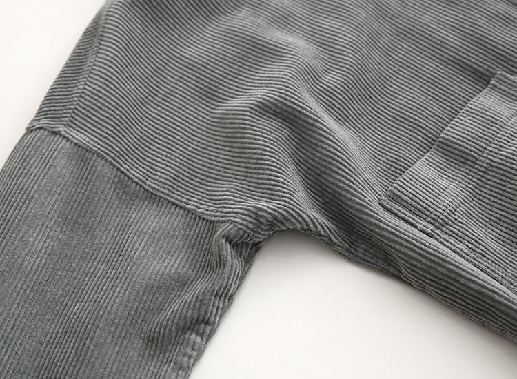 Lose Cordbluse Mit Rollkragen Für Den Herbst